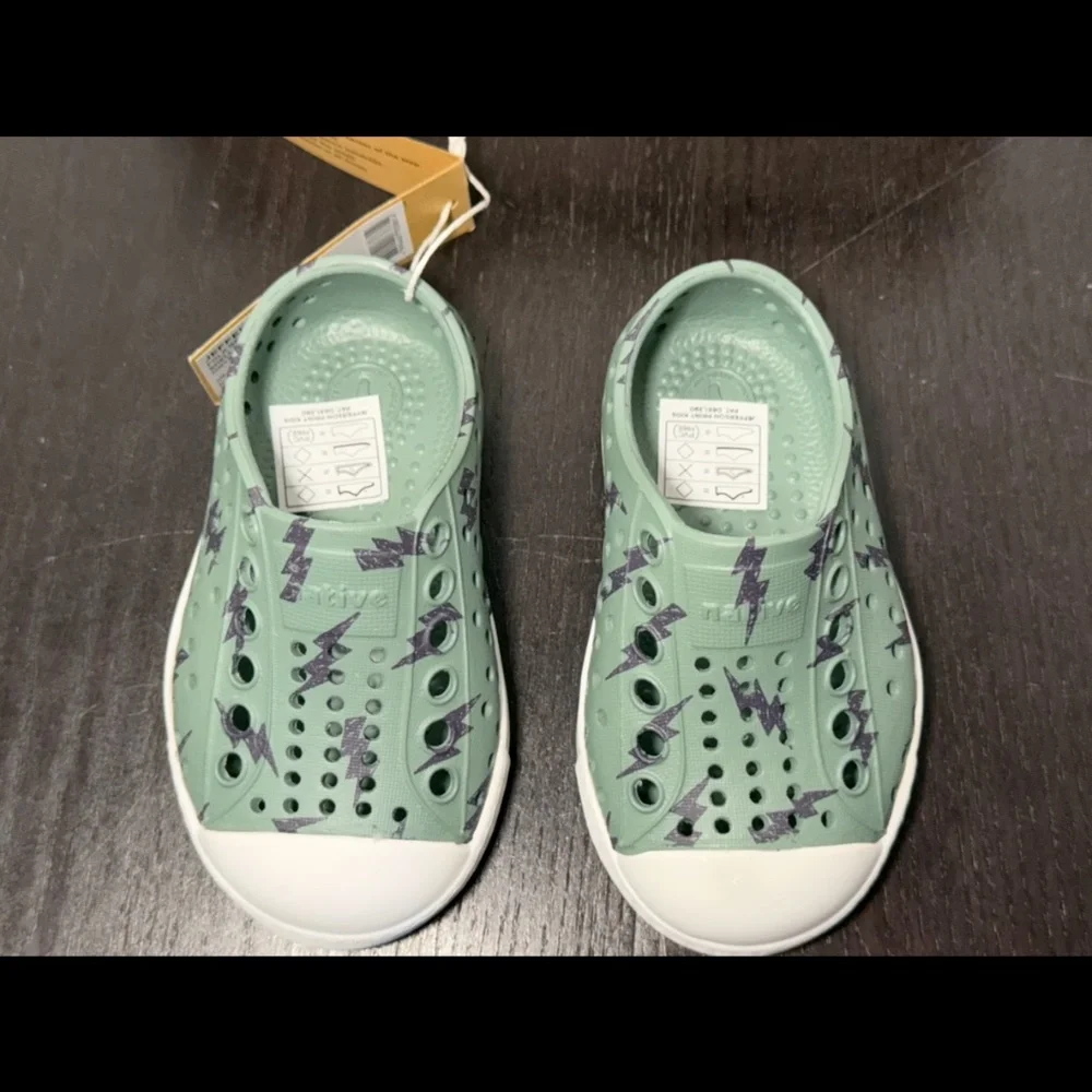 Native Jefferson Print Shoes Green/Onyx Lightning Little Kid/Toddler US C4/EU 19